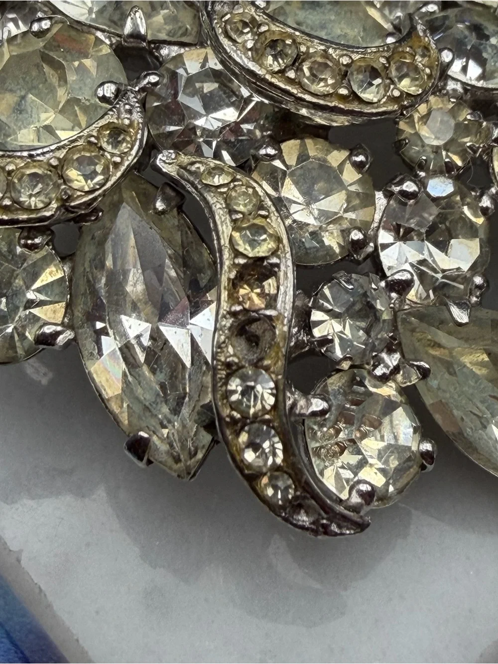 Kramer Vintage Rhinestone Brooch #812 Appx 2.5”